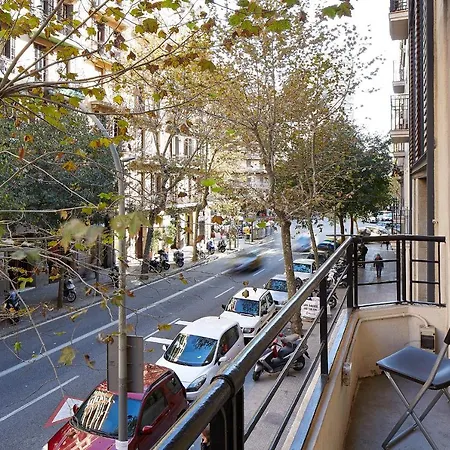 Cozy Casanova-eixample Apartment Barcelona